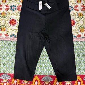 Old Navy Black Knee Length Leggings